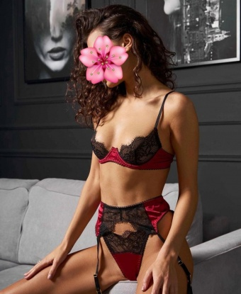 Сочная и страстная брюнетка приглашает тебя в мир ярких эмоций и удовольствия. Гарантирую полное погружение в атмосферу страсти и разврата. Жду звонка! 11448, 24 года